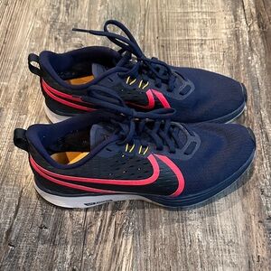 Women’s Nike 7.5 Nike zoom